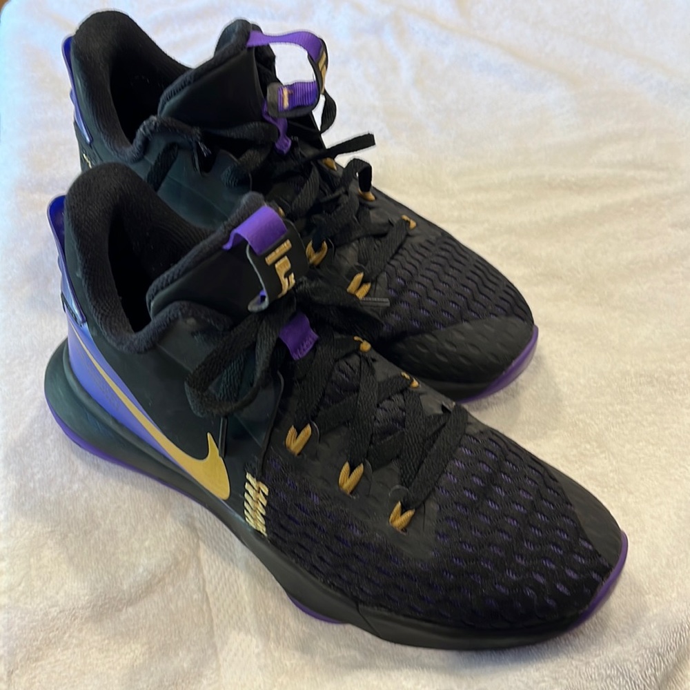 Nike Lebron Witness 5 Black/Purple/Gold Size 9